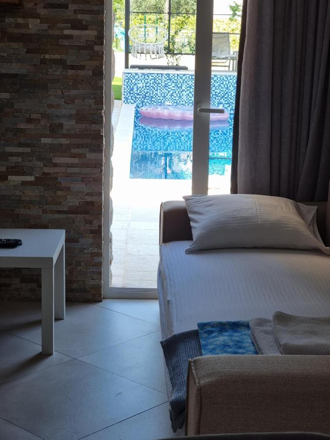 Villa With Pool & Garden Apartment 1 Ognjen Тиват Экстерьер фото